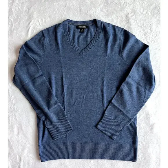Banana Republic Extra Fine Merino Wool V-Neck Sweater Men’s M Blue