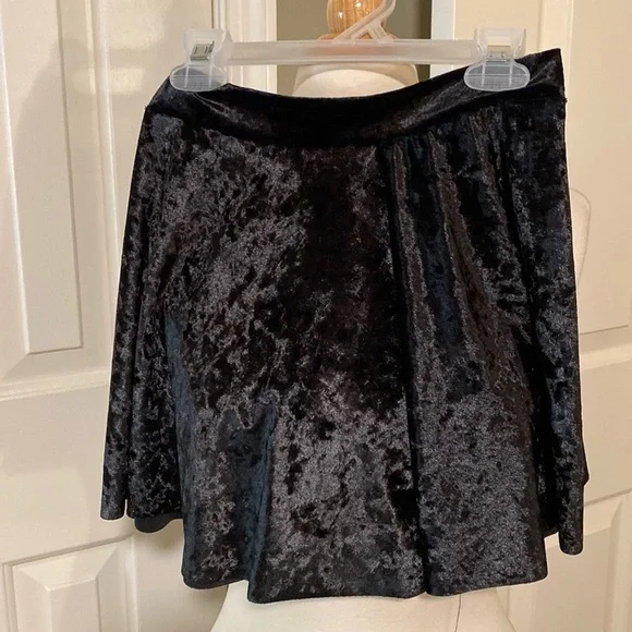 NWT So Nikki Velvet Skirt Black Size Girls Medium