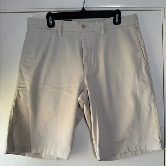New! Banana Republic Men’s Flat Front Chino Shorts 100% Cotton Tan Khaki Size 33