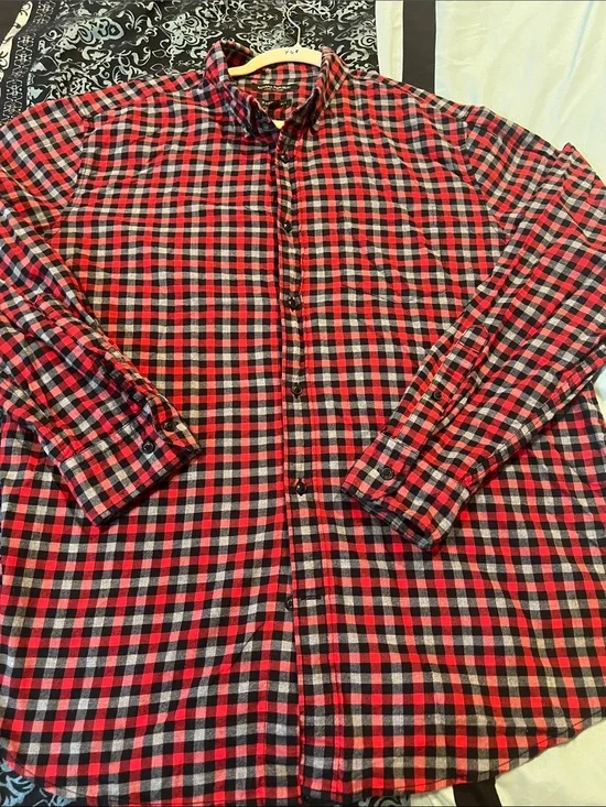 Banana Republic CAMDEN FIT Red and Black Plaid Button-Down Shirt