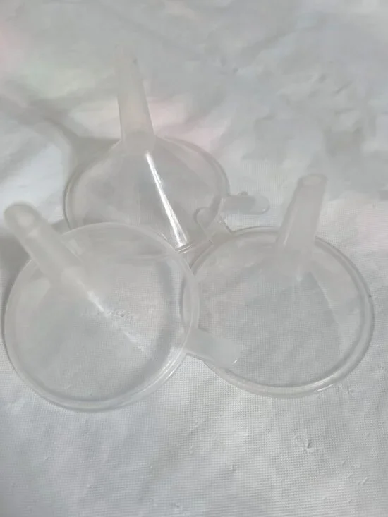 Mini Plastic Filling Funnels, 3ct