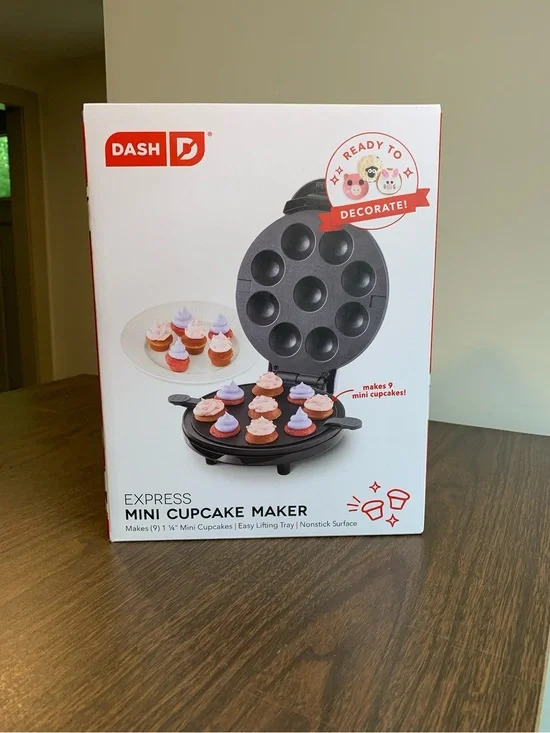 Dash Express Mini Cupcake Maker
