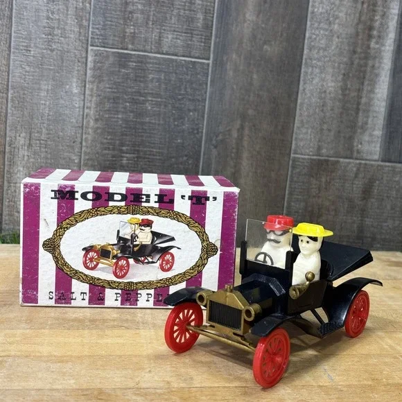 Vintage Made in USA Model T Car Salt & Pepper Shaker Set w/ Original Box