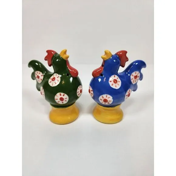 Clay Art Collectible Rooster Salt & Pepper Shaker Blue‎ and Green