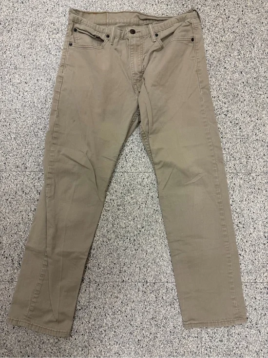 Levi's 502 Straight Khaki Pants in Tan