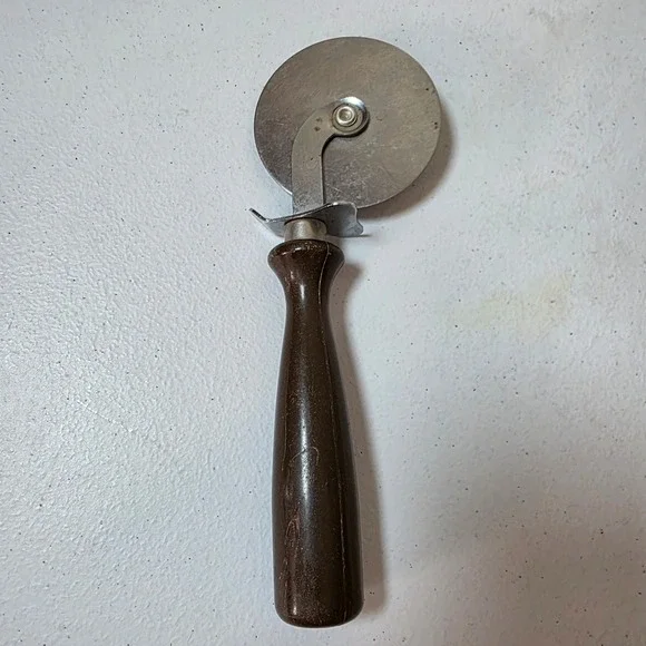 Vintage Pizza Cutter Stainless Steel British Hong‎ Kong Brown Handle MCM