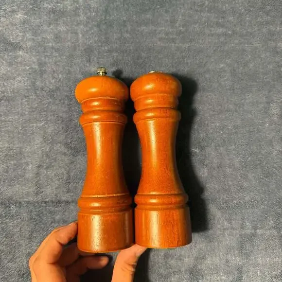 Vintage Solid Wood Salt and Pepper Shaker Grinder Set