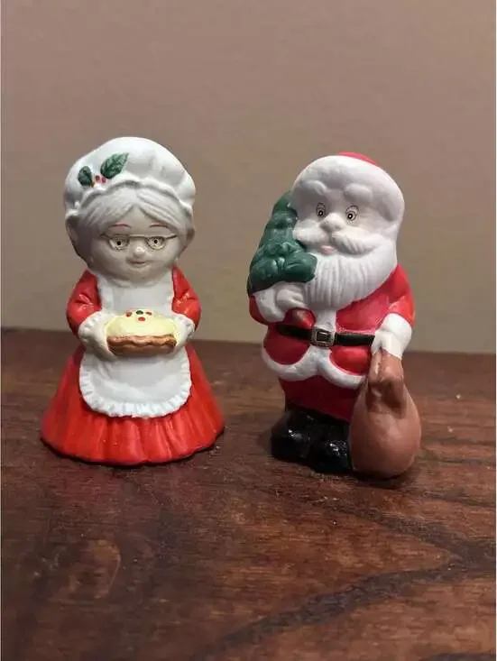 Vintage Porcelain Santa and Mrs. Claus Salt and Pepper Shakers NIB