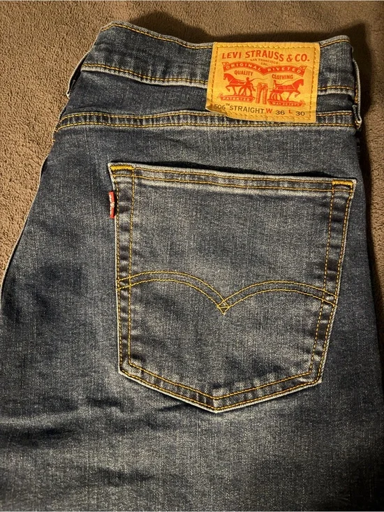 Levi's Straight Men's Jeans in Indigo Blue with Yellow Stitching