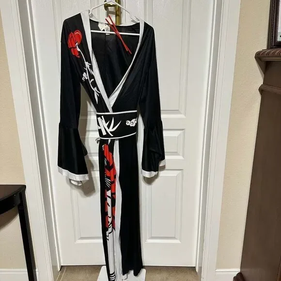 Spirit geisha Japanese costume /great for Halloween or dress up
