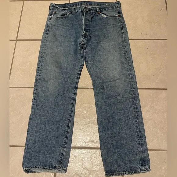 Levi's 501 Button Fly Men's Straight Leg  Blue Denim Distressed Jeans Size 36x30