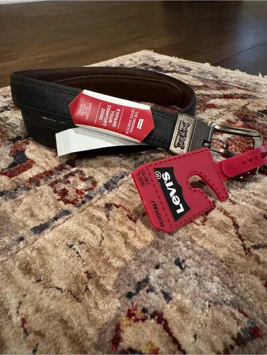 Levi’s NWT Reversible Black/Brown Belt Built-in Stretch Tech- Sz Large (30-32)