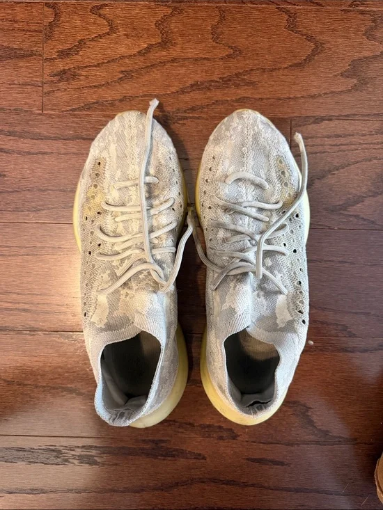 adidas Yeezy boost 380