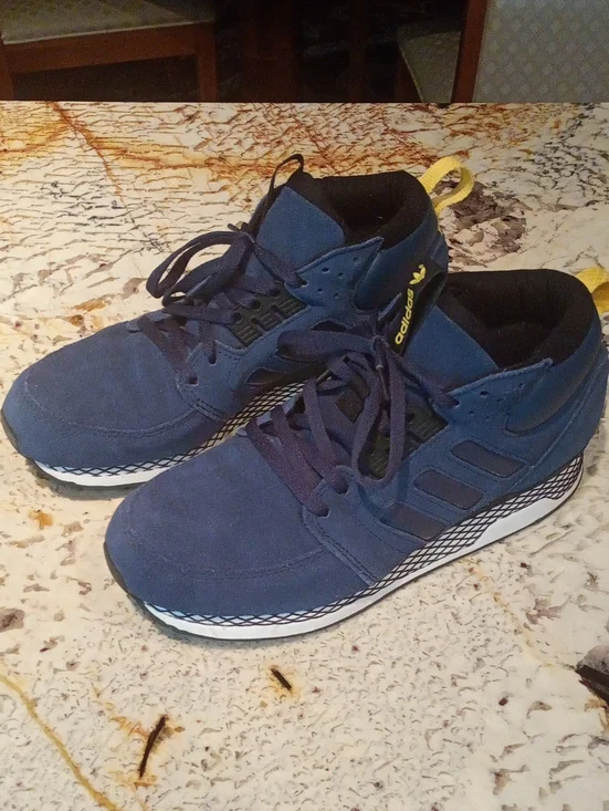 Vintage Predator Adidas Navy and Yellow Low-Top Athletic Sneakers Sz 8.5