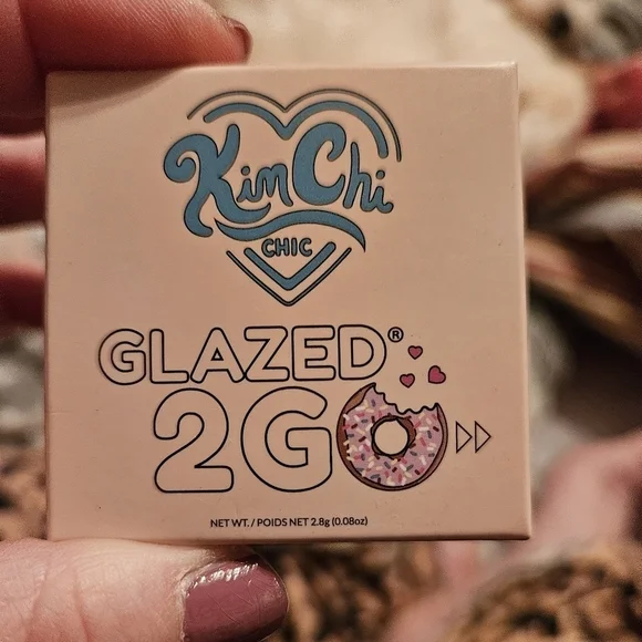 KimChi Chic Glazed 2 Go Makeup-New In Box