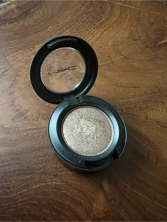 MAC Cosmetics Eyeshadow - Tempting