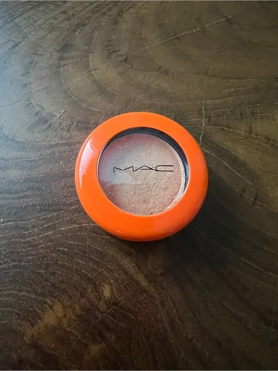 MAC Cosmetics - Evening Aura Eyeshadow in Limited Edition Orange Compact