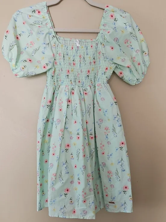 Tahari Mint Floral Smocked Puff-Sleeve Dress