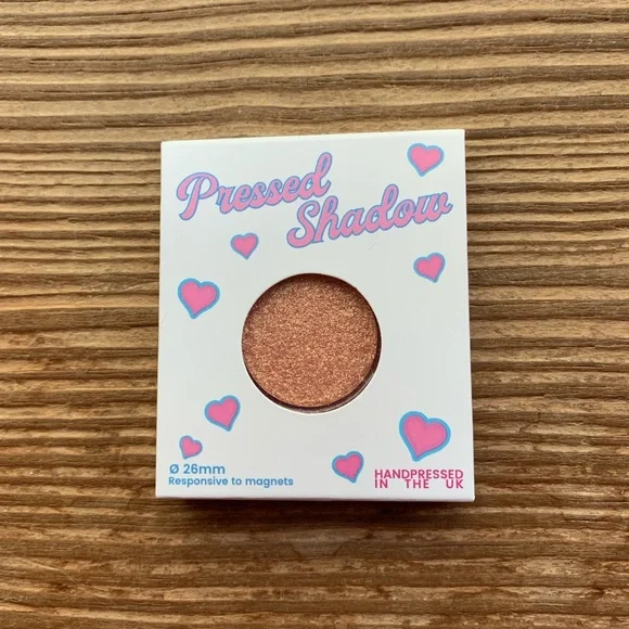 💰3/$30💰🎉HP🎉 New Charmed Pastel Roses UK Eyeshadow