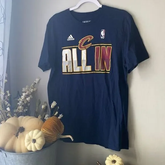 Cleveland Cavaliers adidas NBA basketball short sleeved shirt men’s size large n