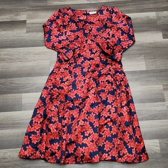 Peppermint Brand Dress size 12/13 yrs  Floral Winter Dress Christmas