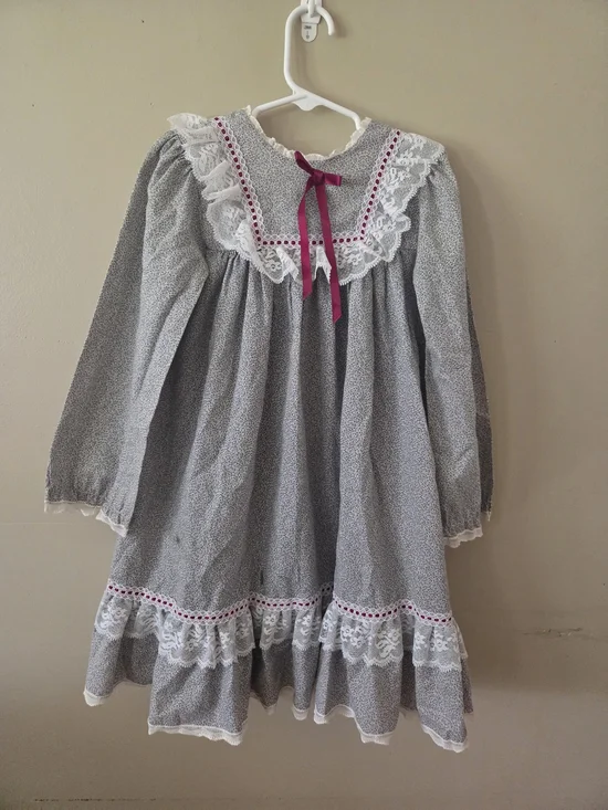Vtg 80s Bryan dress 6x gray cottage core classic