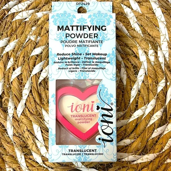 Ioni Translucent Mattifying Powder with Pink Heart