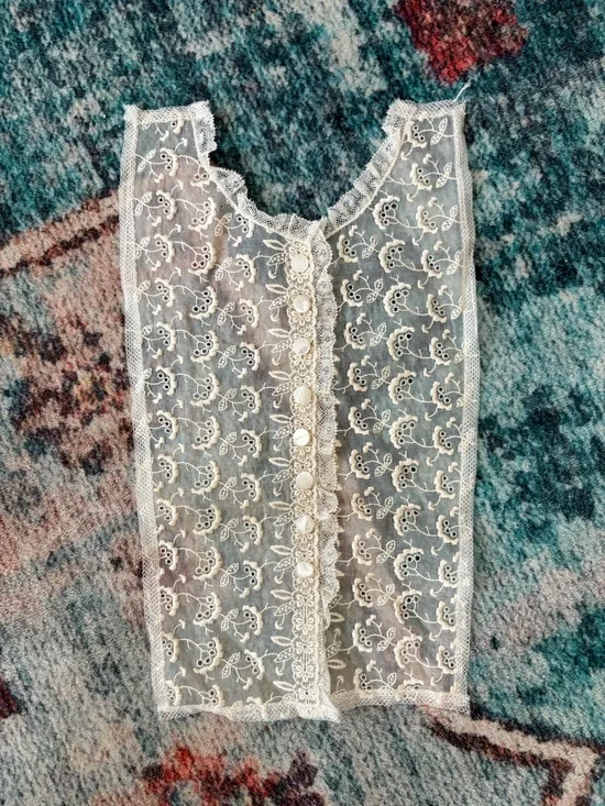 Vintage lace collar sewing fabric piece buttons sewing cottage core trim