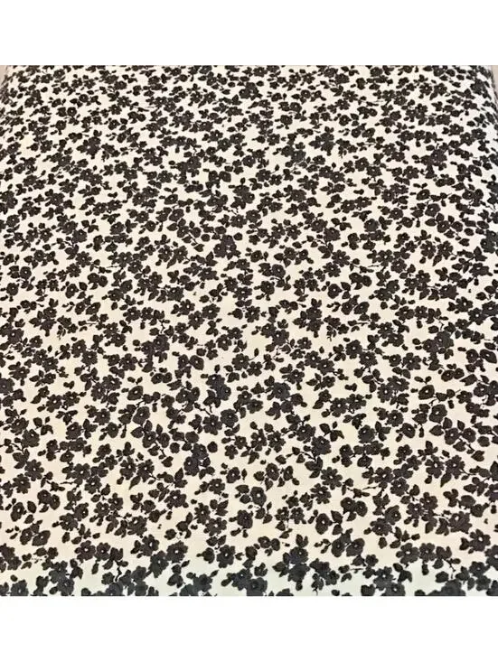 7 Yds. Fabric Daisy  Pattern black on White Made In USA (260)