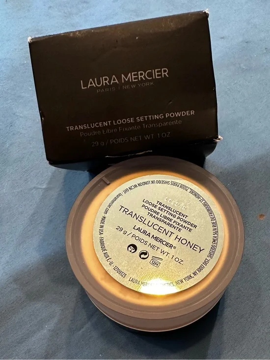 laura mercier Brown Translucent Loose Setting Powder