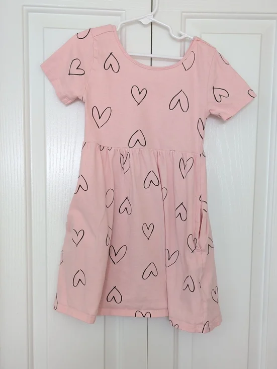 5/$10 Old Navy Pink Dress with Black Heart Print