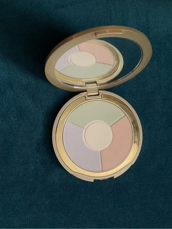 Stila Brightening finishing powder light