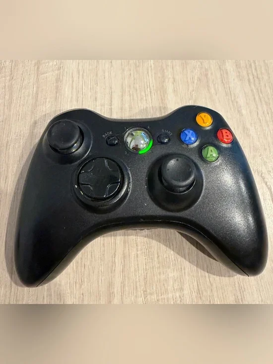 Lot Of 2 Xbox 360 Wireless Controllers – Original Black Edition