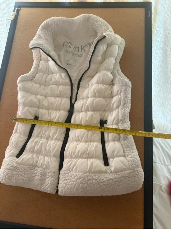 Calvin Klein Performance White Sherpa-Trim Quilted Puffer Vest