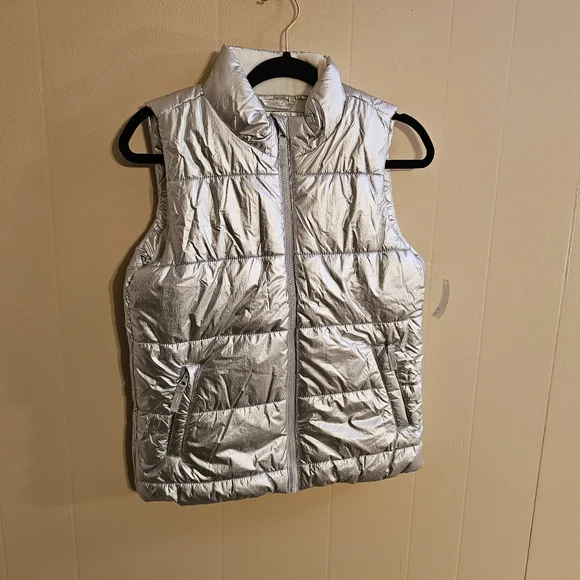 Amazon Essentials XXL Girls Silver Puffer Vest