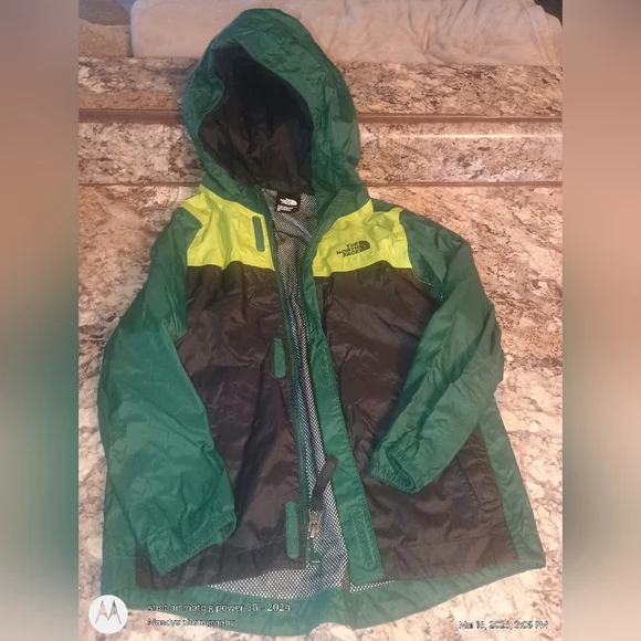 Boys northface zip up windbreaker style fully lined toddler size 5