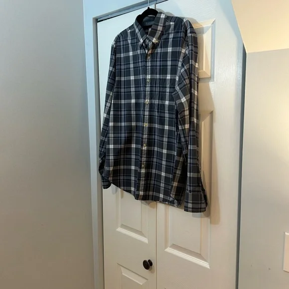 J.Crew Plaid Button Down Shirt Men’s M Blue Gray 100% Cotton Long Sleeve