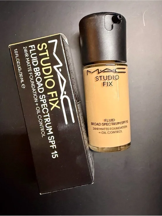 MAC Cosmetics Studio Fix Fluid Foundation - Beige