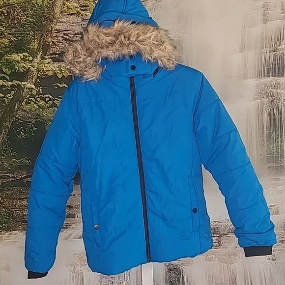 Brand new! Girls Medium winter fleece lined puffer coat faux fur sherpa coat