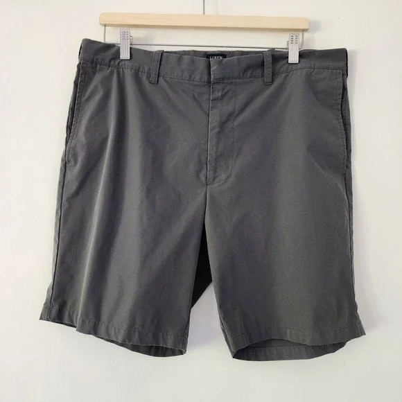 J. Crew Men's Shorts Size 35 Gray 9