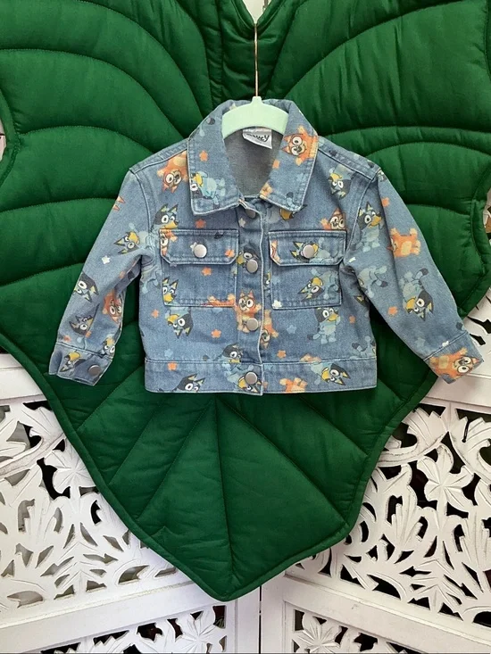 Bluey denim infant jacket. Size 12mos. Two front pockets.