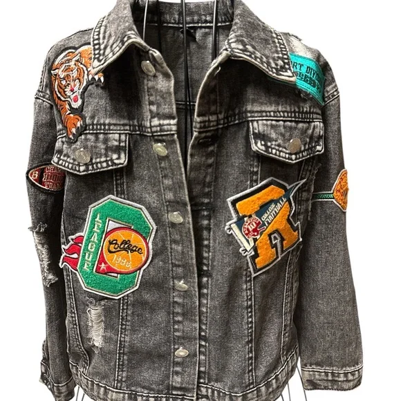 SHEIN Stylish Kids Denim Jacket with Patches - Black