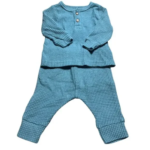 Carters 2-piece set top and bottoms size 3 months