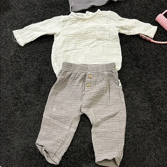 Light‎ Green and Gray Baby Outfit