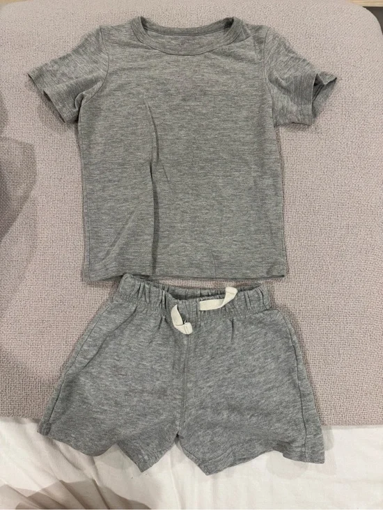 The Children's Place Gray Short Sleeve Pajama Set