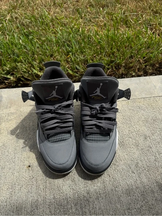 NEW!!! Cool Grey 4s. Size 7.5M 9W. 10/10 Condition.