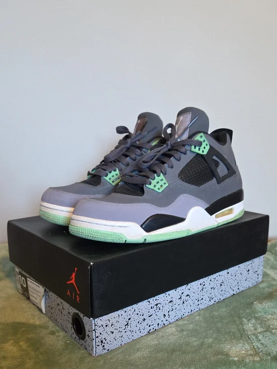JORDAN 4 Retro Men's Green Glow Sneakers