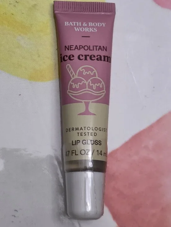 Bath & Body Works Neapolitan Ice Cream Lip Gloss - Pink