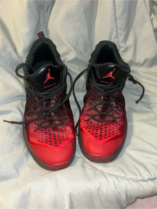 Jordan Men's Red and Black Gradient Basketball Sneakers Preowned