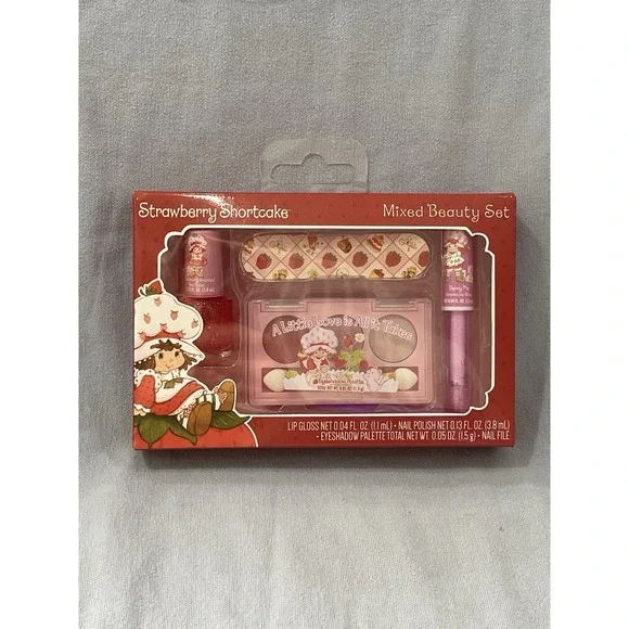 NEW The World of Strawberry Shortcake Mixed Beauty‎ Set Gloss Polish Shadow File